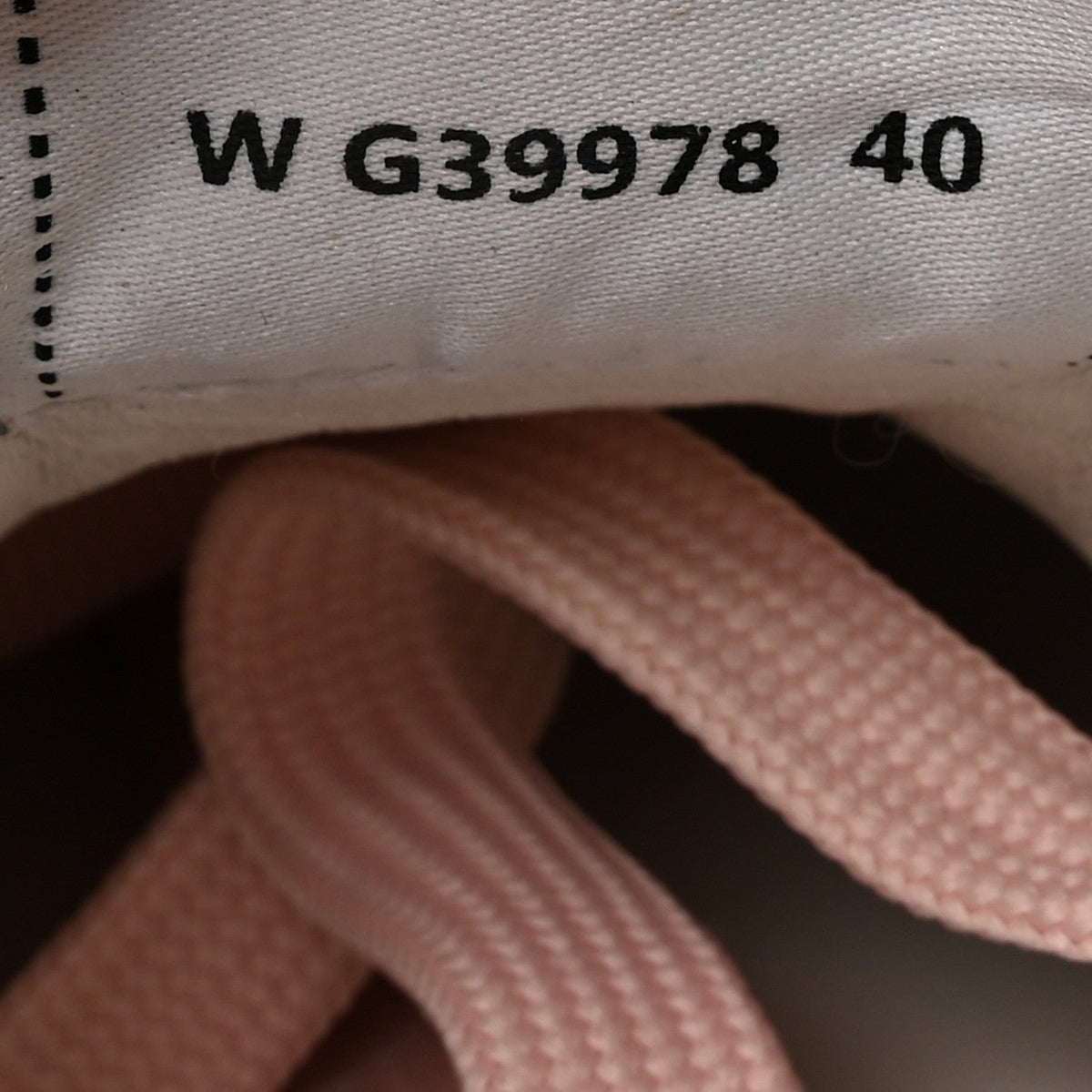 Calfskin Womens CC Sneakers 40 White Light Pink