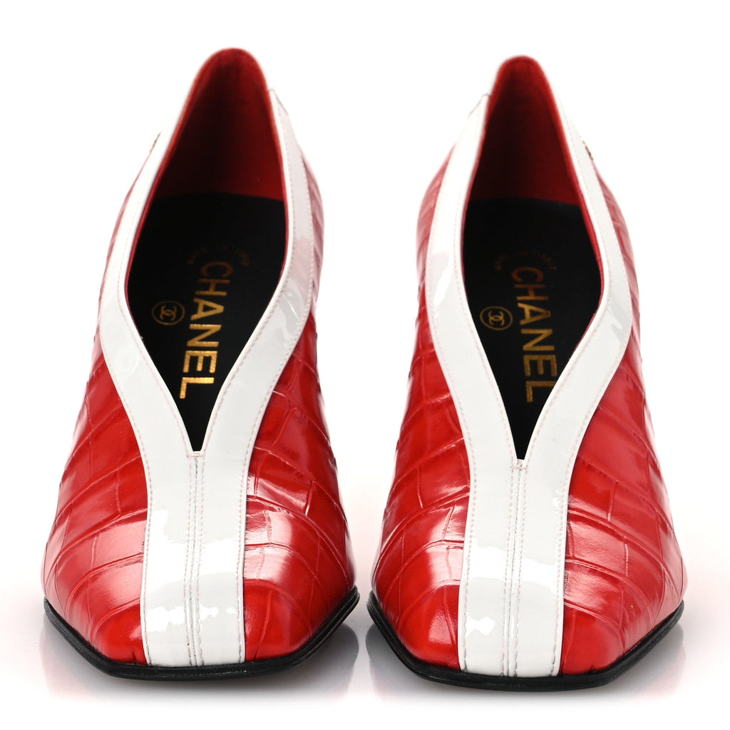 Crocodile Embossed Patent Calfskin Pumps 36.5 Coral White