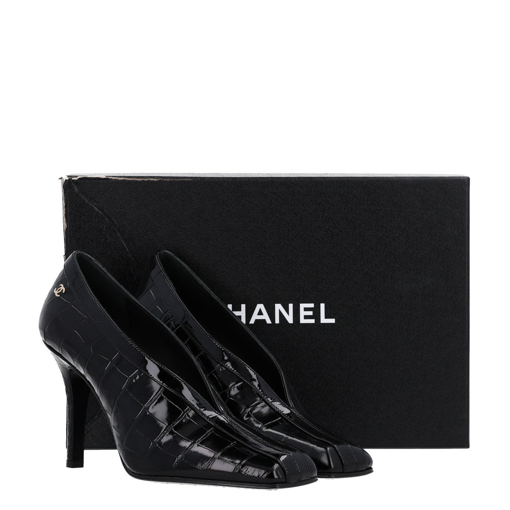 Crocodile Embossed Patent Calfskin Pumps 37.5 Black
