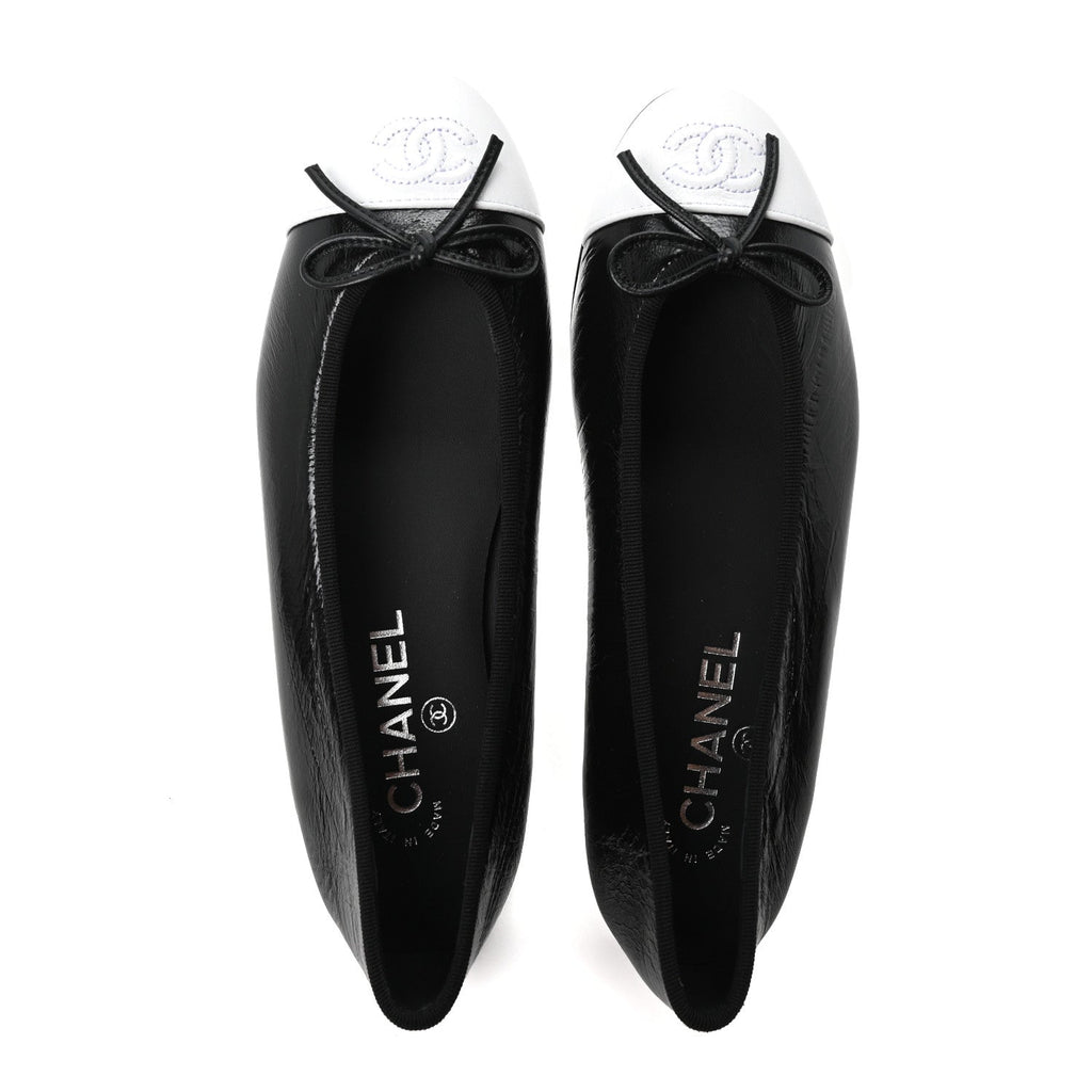 Crumpled Shiny Lambskin CC Cap Toe Ballerina Flats 37 Black White