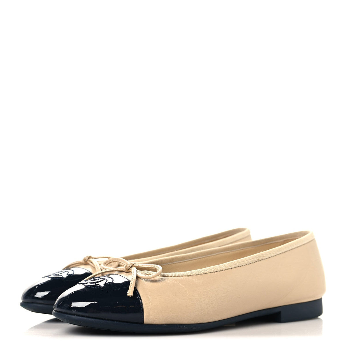 Goatskin Patent Calfskin Cap Toe CC Ballerina Flats 36 Light Beige Navy Blue