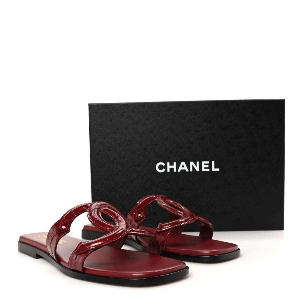 Crocodile Embossed Patent Calfskin CC Mules Sandals 39.5 Burgundy