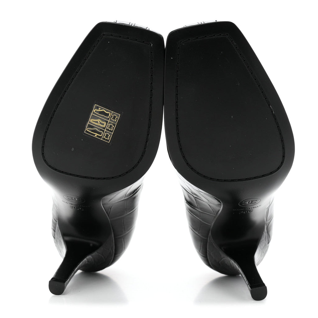 Crocodile Embossed Patent Calfskin Pumps 38.5 Black