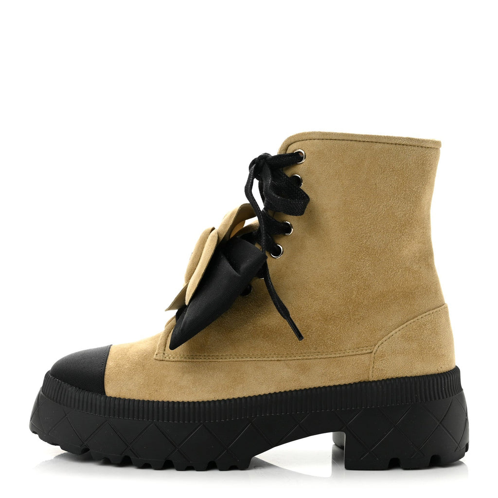 Suede Grosgrain Cap Toe CC Camellia Lace Up Combat Boots 38 Beige Black