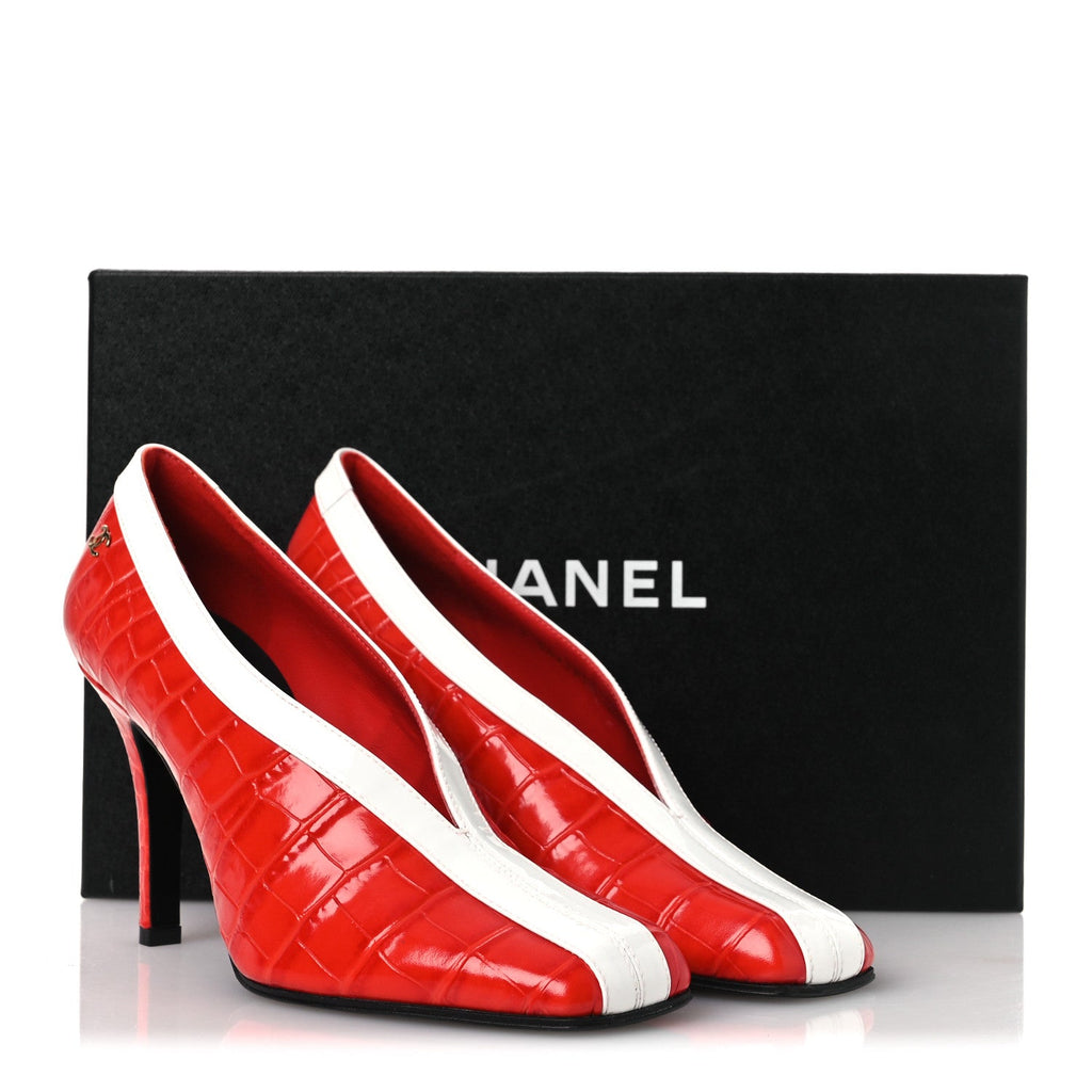 Crocodile Embossed Patent Calfskin Pumps 36.5 Coral White