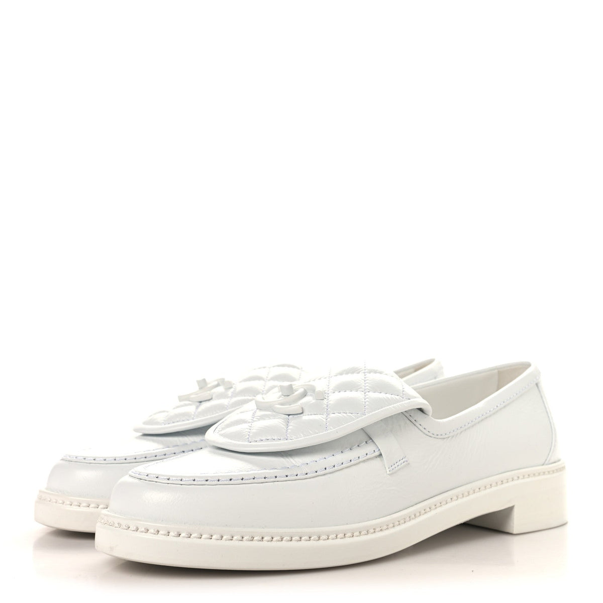 Crumpled Lambskin Quilted CC Turnlock Loafers 40 White