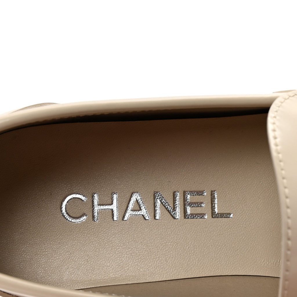 Shiny Calfskin Logo Loafers 38.5 Light Beige