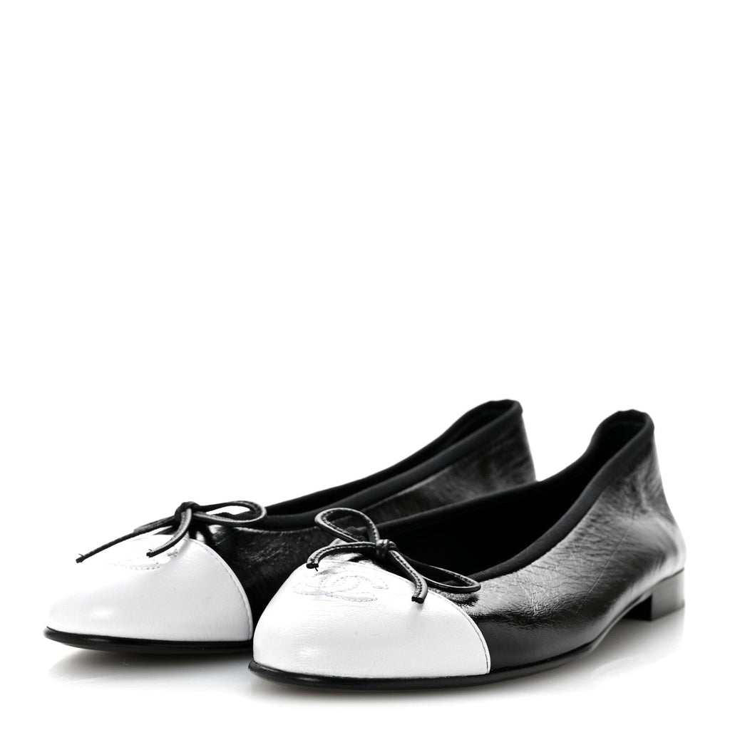 Crumpled Shiny Lambskin Cap Toe CC Ballerina Flats 39 Black White
