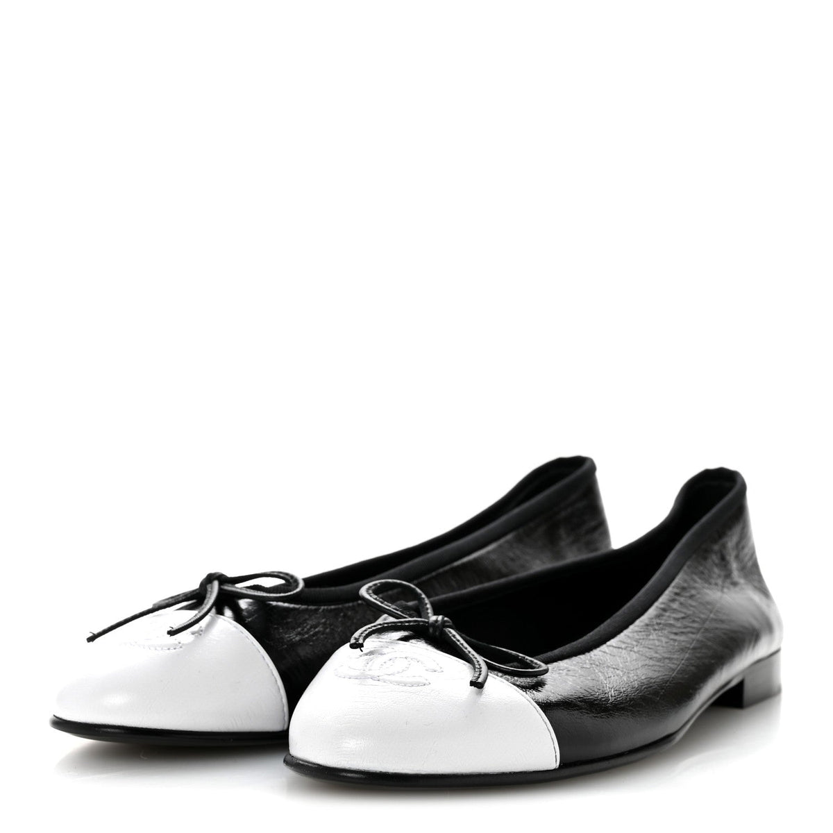Crumpled Shiny Lambskin Cap Toe CC Ballerina Flats 39 Black White