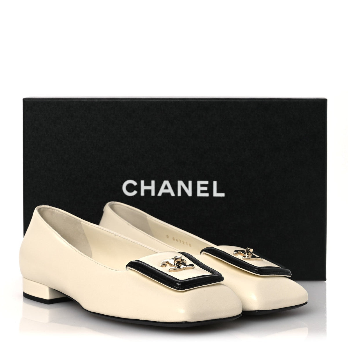 Lambskin Turnlock CC Ballet Flats 36 Ivory Black