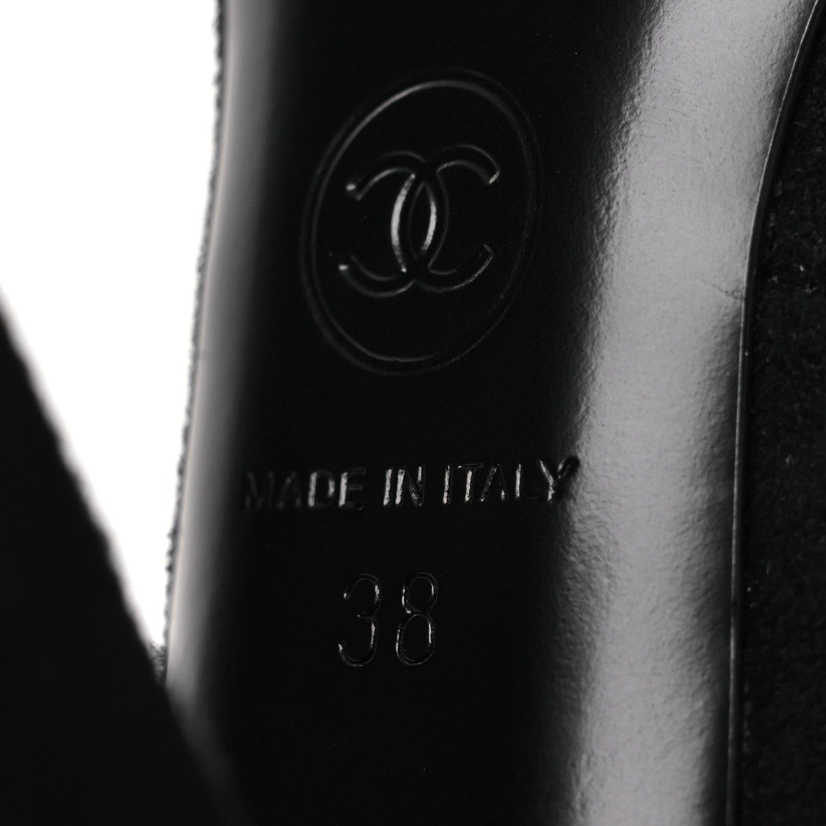 Lambskin Turnlock CC Pumps 38 Black Ivory