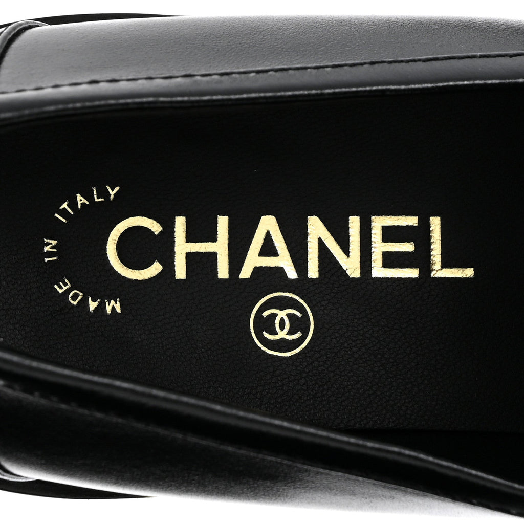 Shiny Calfskin CC Mocassin Loafers 39 Black