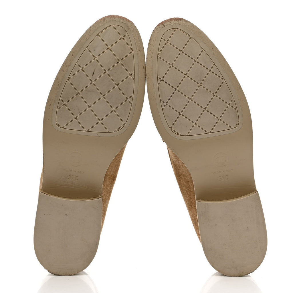 Suede Metal CC Mocassin Loafers 37 Beige