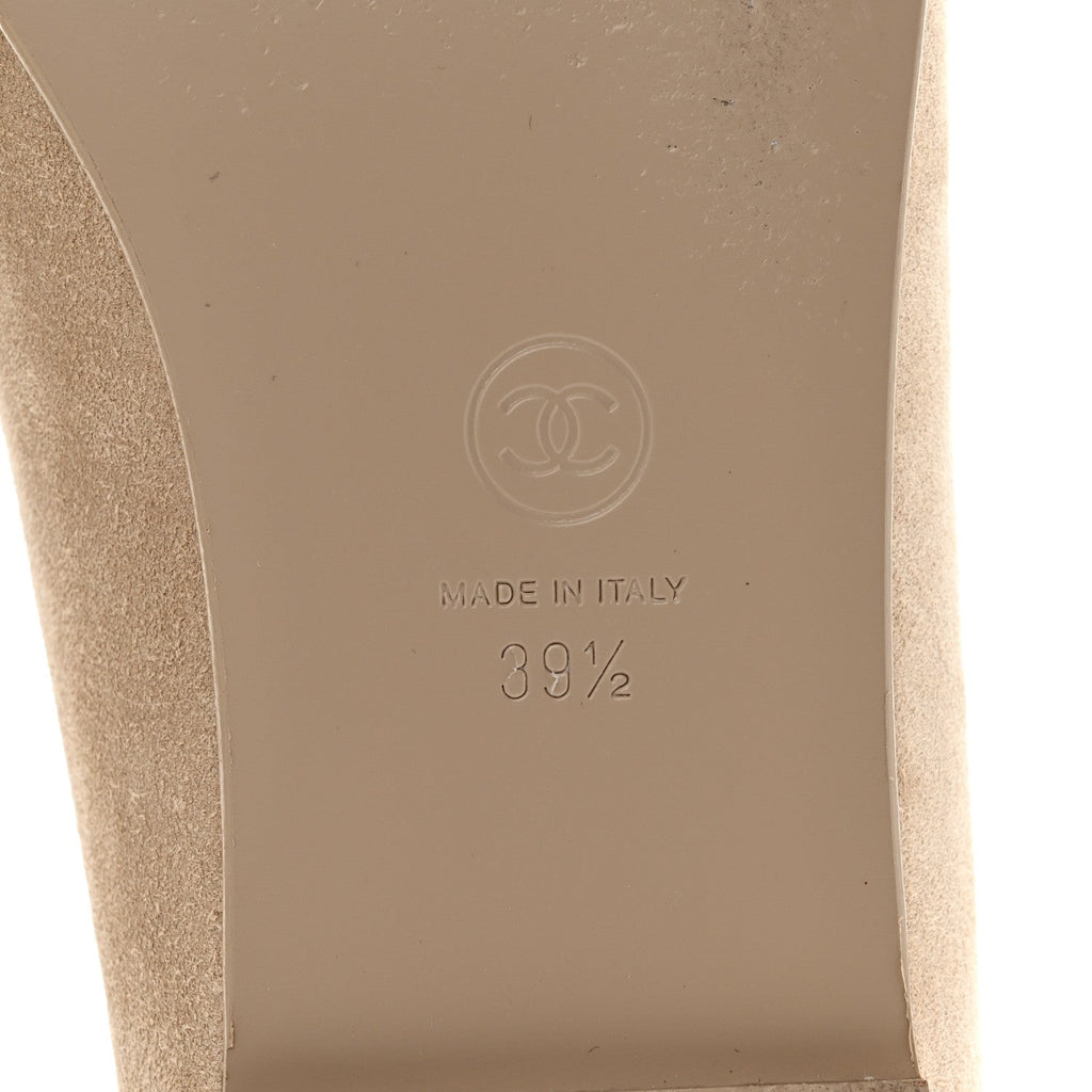 Suede Crystal CC Mocassin Loafers 39.5 Beige