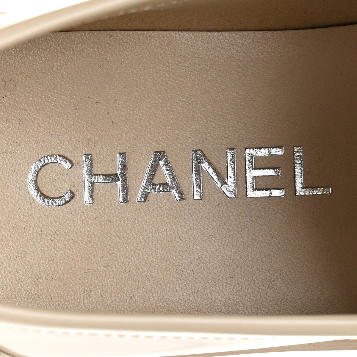 Shiny Calfskin Logo Loafers 39.5 Beige