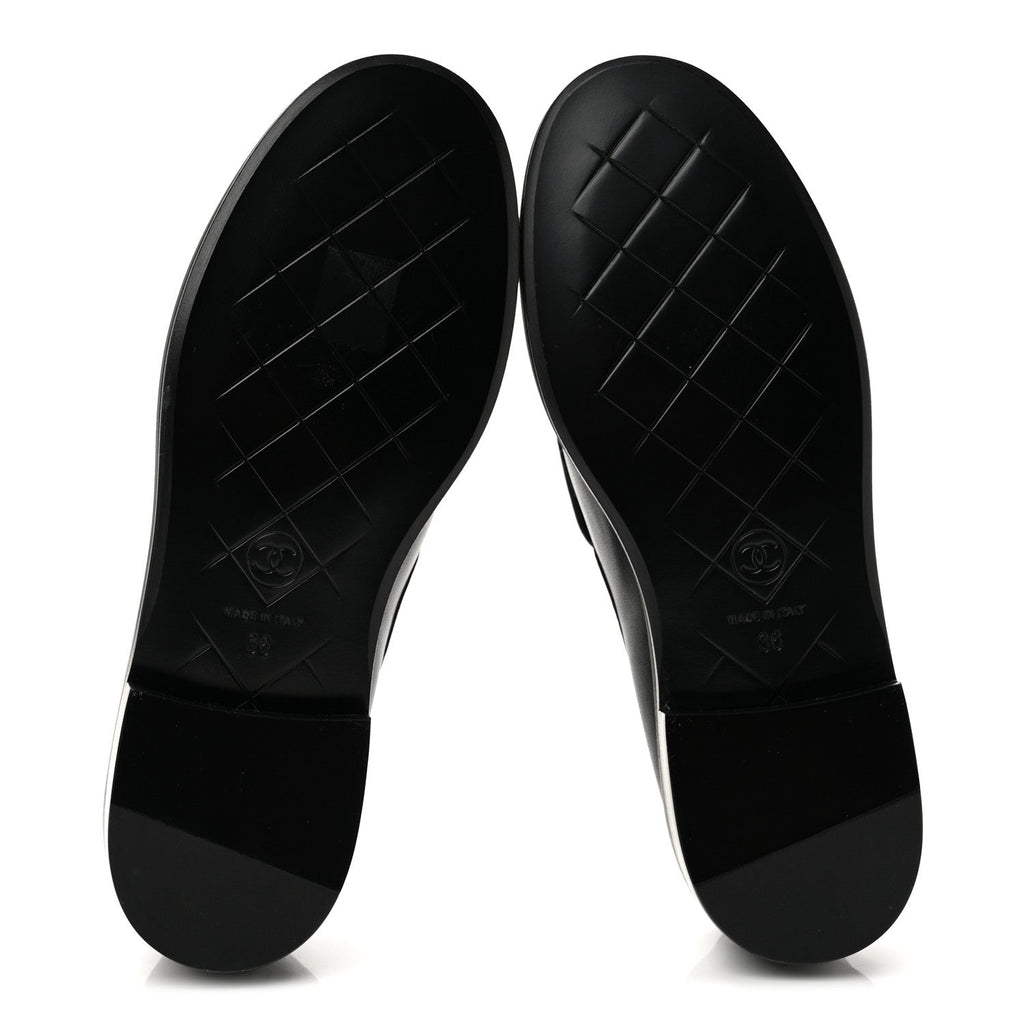 Lambskin Quilted CC Turnlock Loafers 36 Black