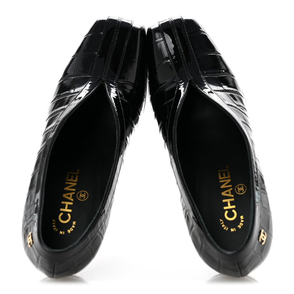 Crocodile Embossed Patent Calfskin Pumps 38 Black