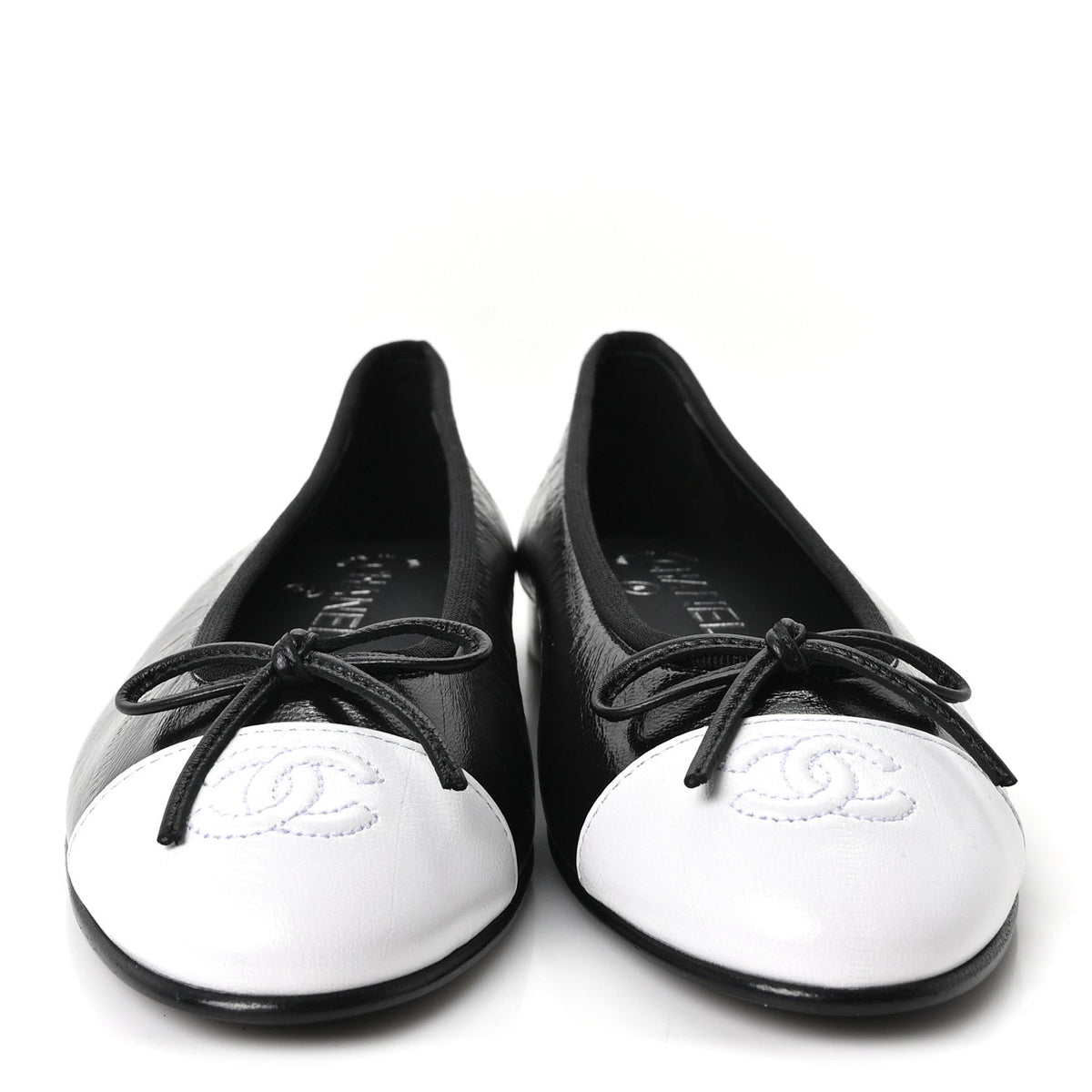 Crumpled Shiny Lambskin CC Cap Toe Ballerina Flats 37 Black White
