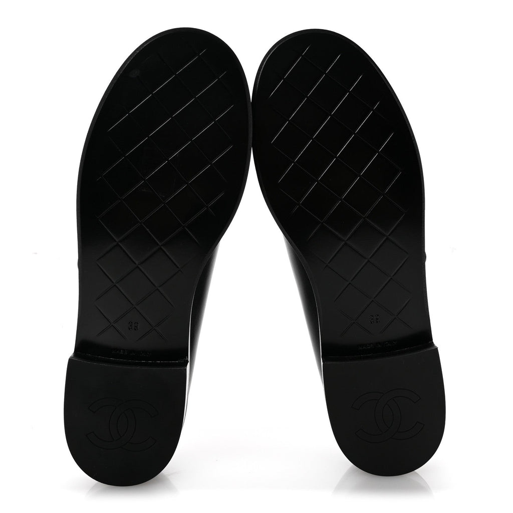 Calfskin CC Turnlock Moccasin Loafers 39 Black