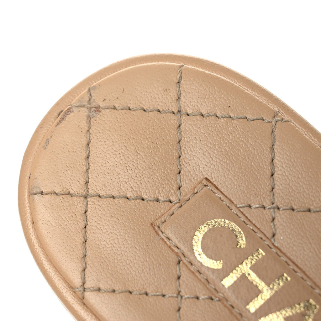 Lambskin Quilted CC Turnlock Sandals 39 Beige