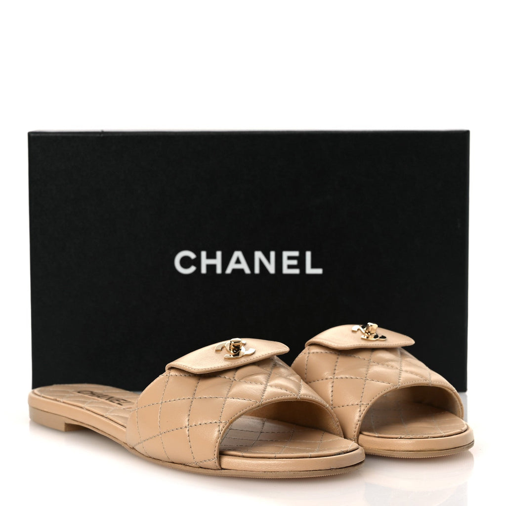 Lambskin Quilted CC Turnlock Sandals 39 Beige