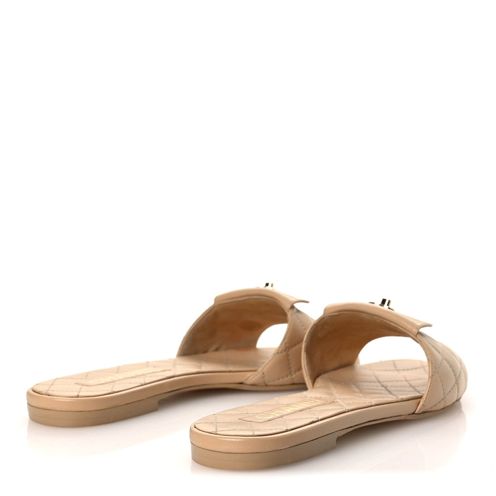 Lambskin Quilted CC Turnlock Sandals 39 Beige