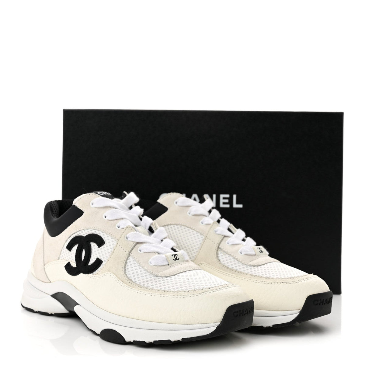 Mesh Suede Grained Calfskin Womens CC Sneakers 39 White Black