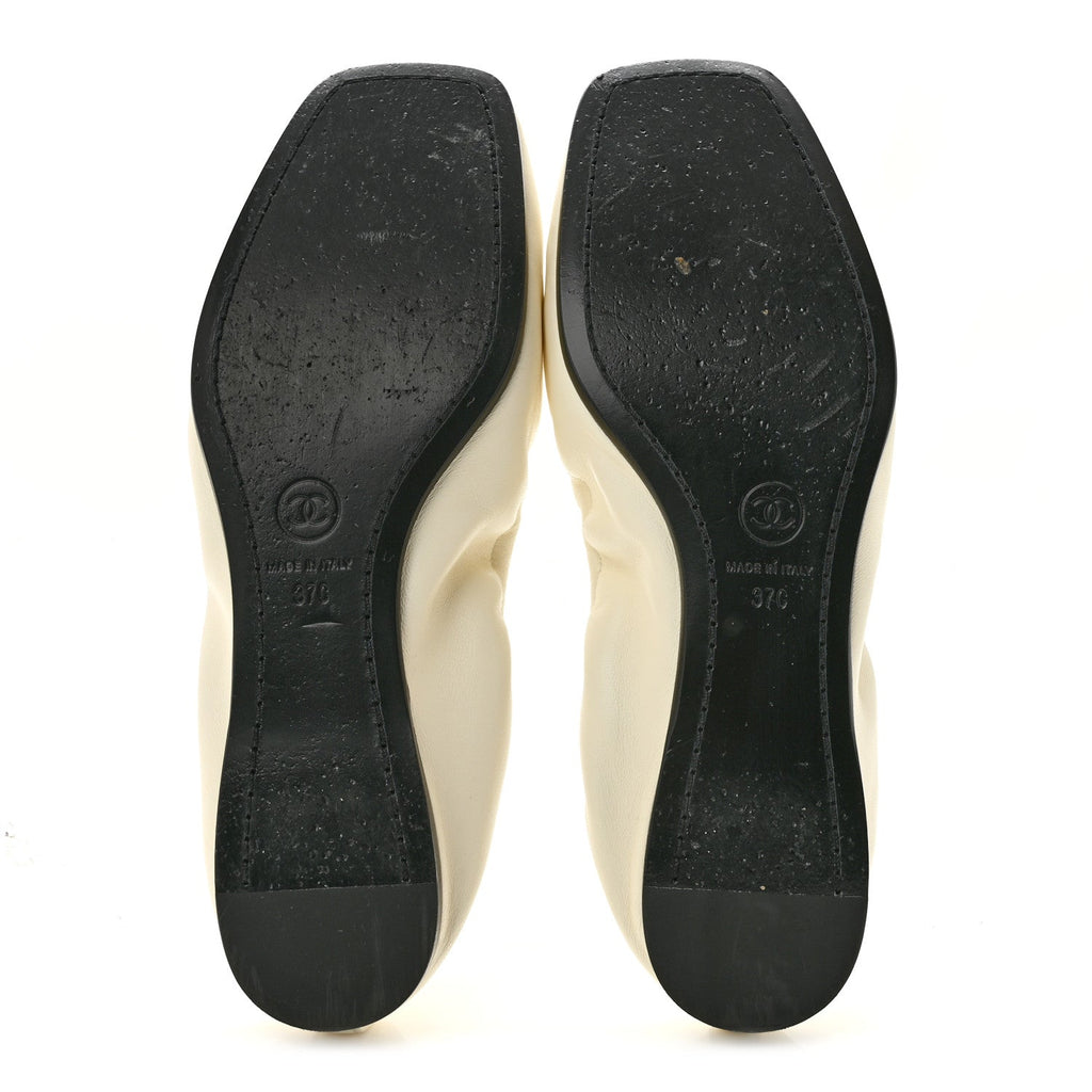 Lambskin CC Turnlock Ballerina Flats 37 Ivory Black