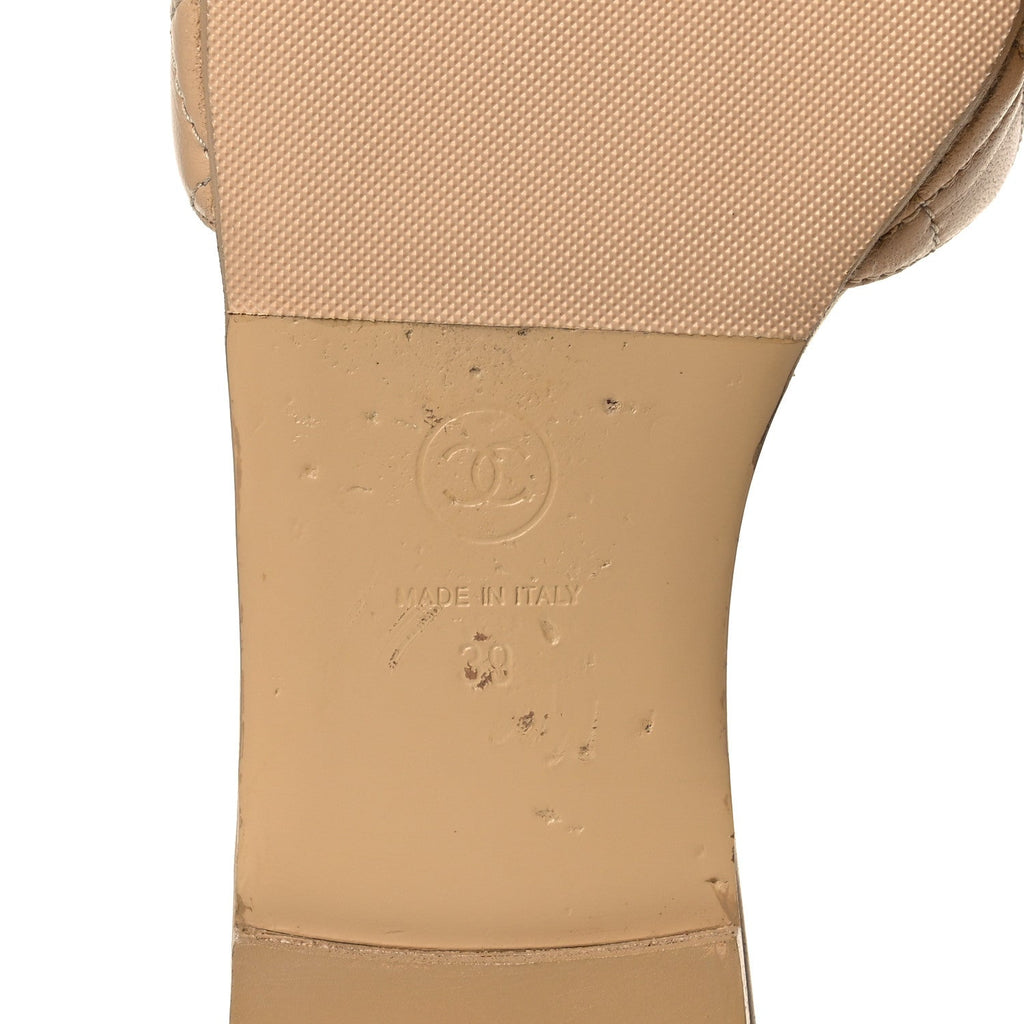 Lambskin Quilted CC Turnlock Sandals 39 Beige