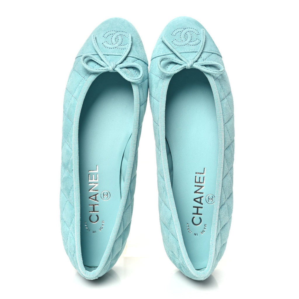 Suede Calfskin Quilted Cap Toe CC Ballerina Flats 37 Light Blue