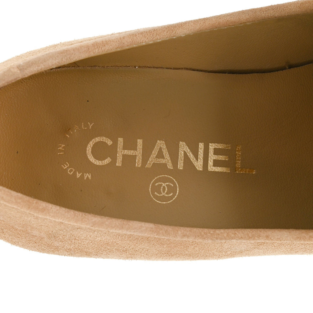 Suede Metal CC Mocassin Loafers 37 Beige