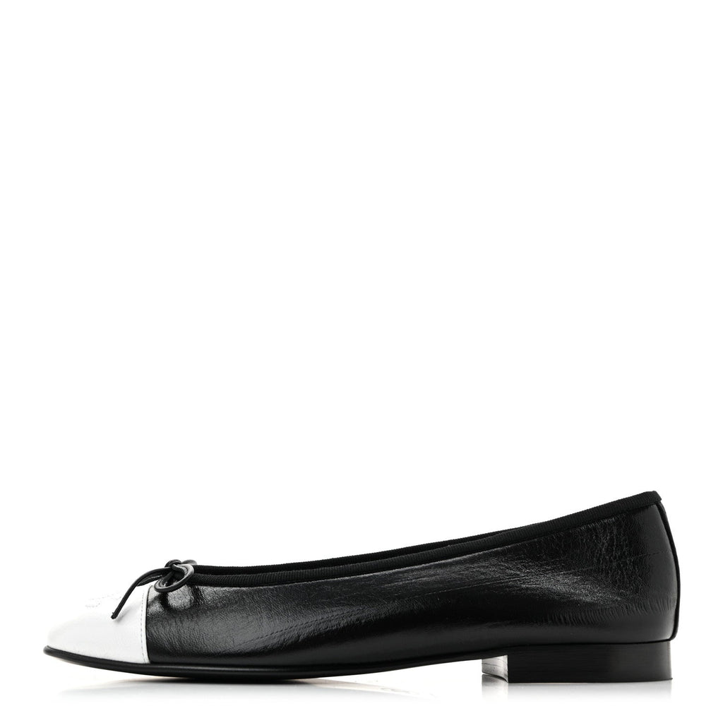 Crumpled Shiny Lambskin Cap Toe CC Ballerina Flats 36.5 Black White 36.5 Black White