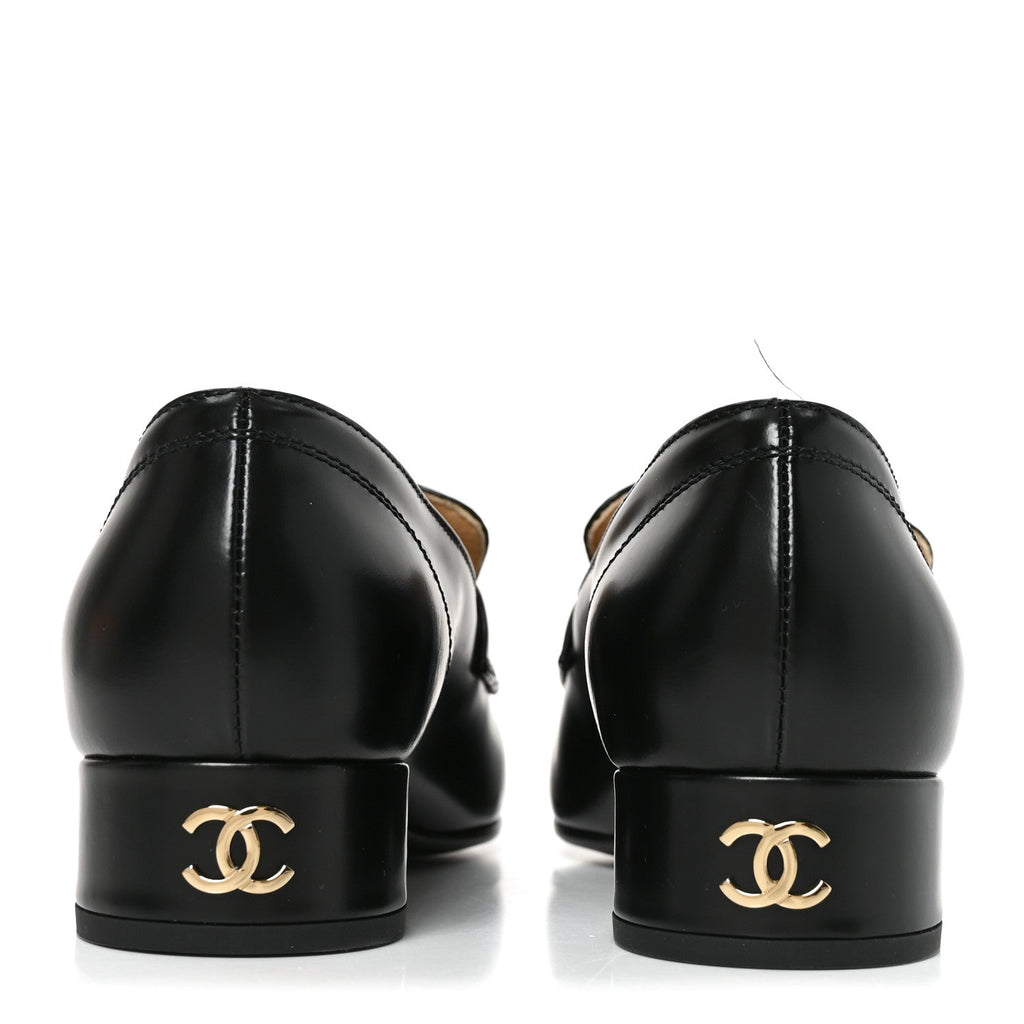 Shiny Calfskin Logo Loafers 36.5 Black
