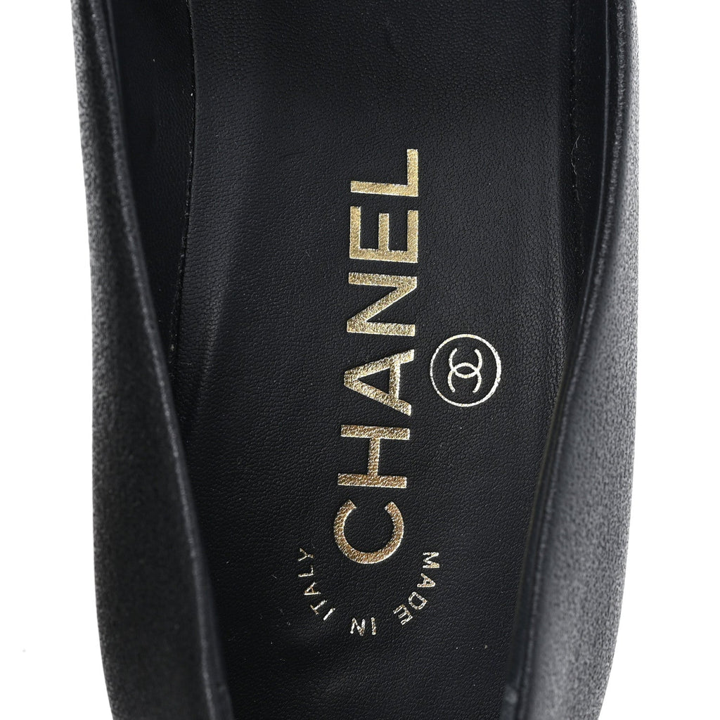 Goatskin Patent Calfskin Cap Toe CC Pearl Pumps 38 Black