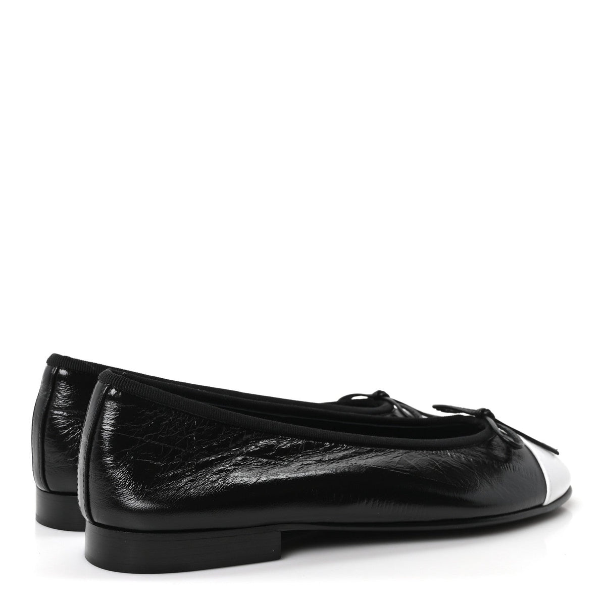 Crumpled Shiny Lambskin CC Cap Toe Ballerina Flats 37 Black White