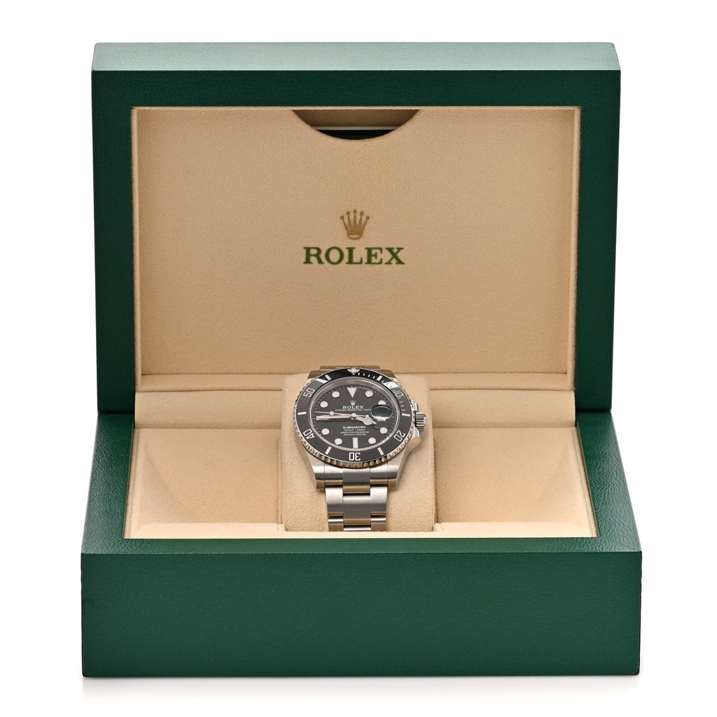 Stainless Steel 41mm Oyster Perpetual Submariner Date Watch Black 126610LN