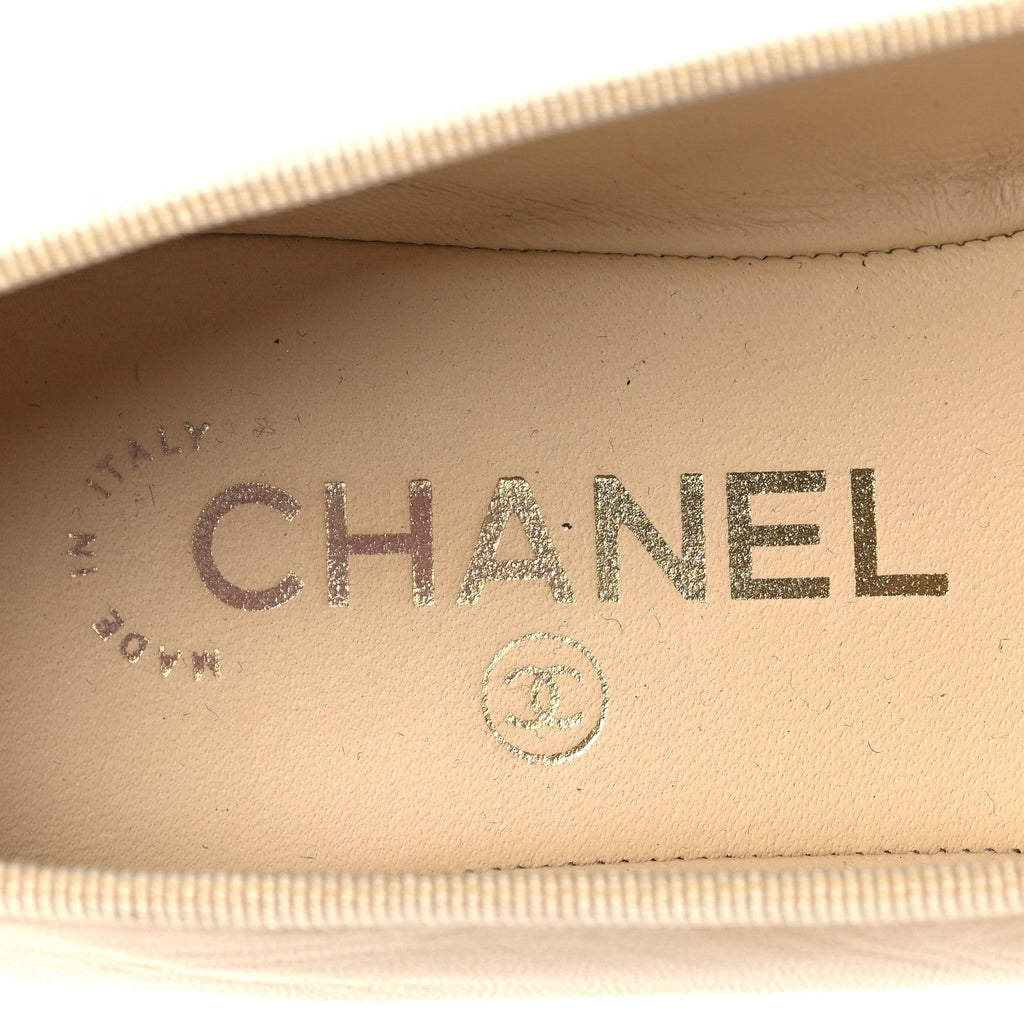 Goatskin Patent Calfskin Cap Toe CC Ballerina Flats 36 Light Beige Navy Blue