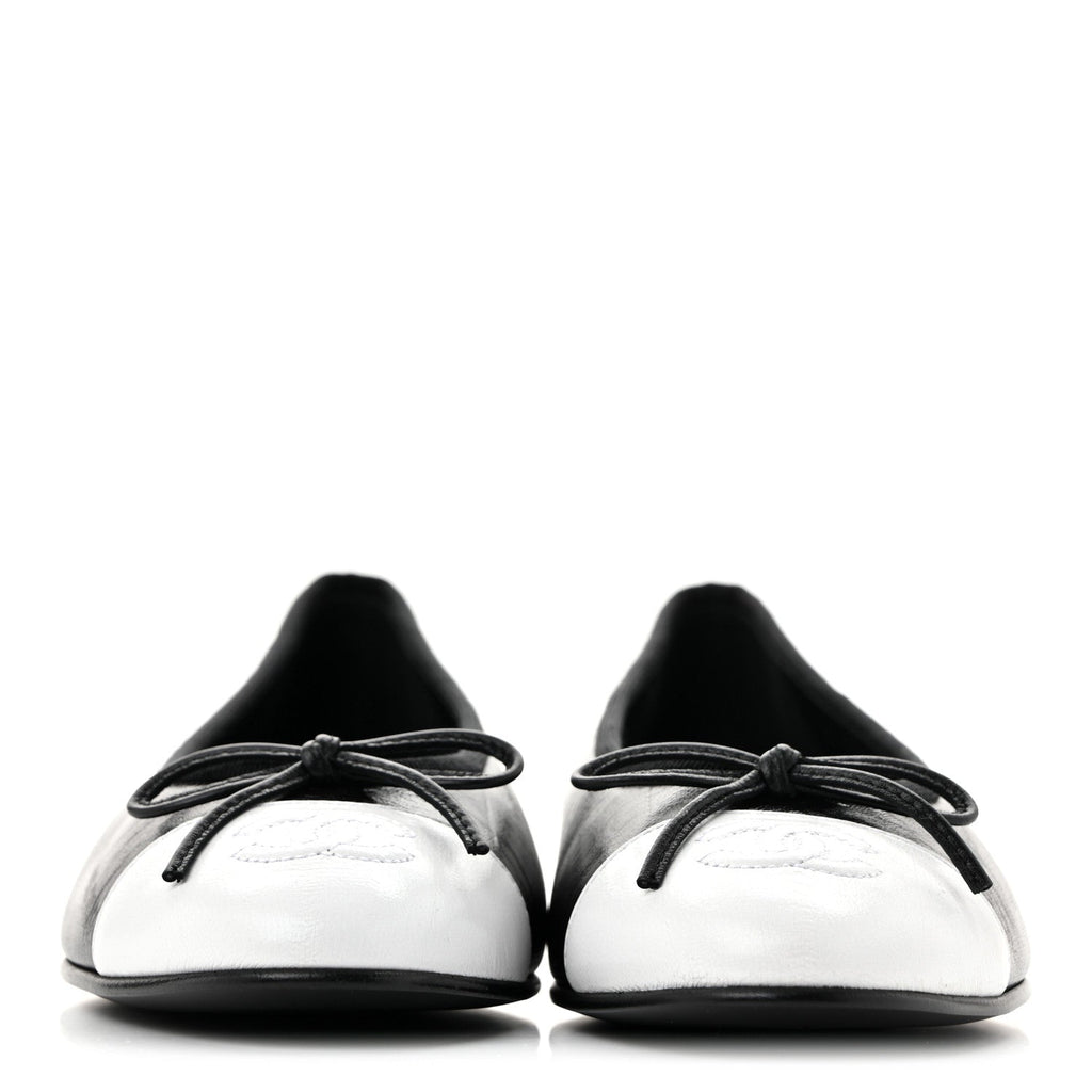 Crumpled Shiny Lambskin Cap Toe CC Ballerina Flats 36.5 Black White 36.5 Black White