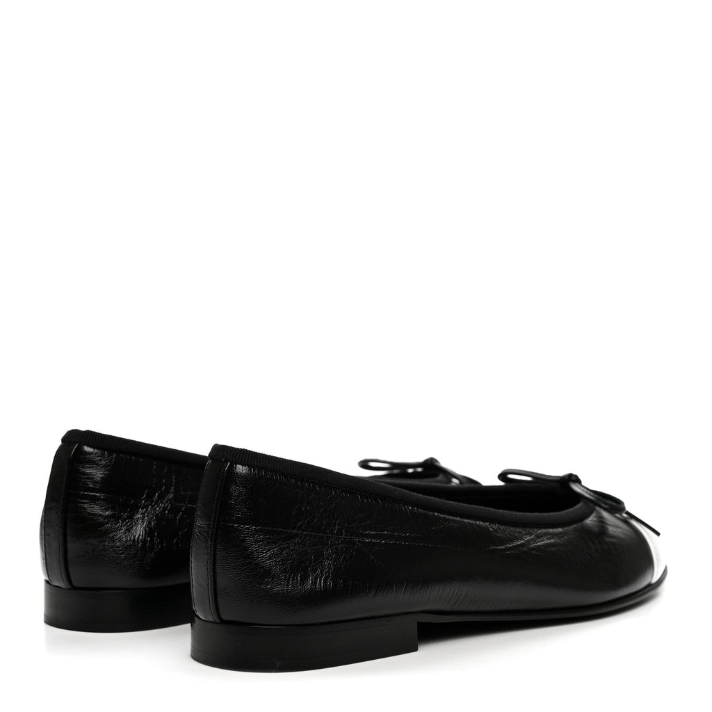 Crumpled Shiny Lambskin Cap Toe CC Ballerina Flats 36.5 Black White