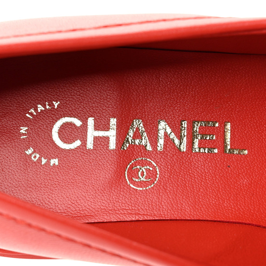 Lambskin Quilted CC Turnlock Loafers 37.5 Red