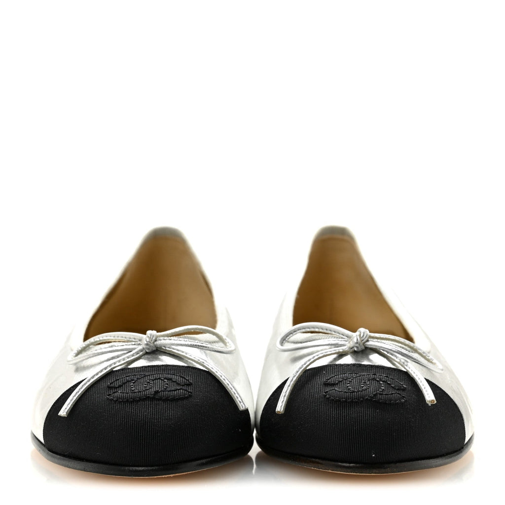 Laminated Goatskin Grosgrain Cap Toe CC Ballerina Flats 36 Silver Black