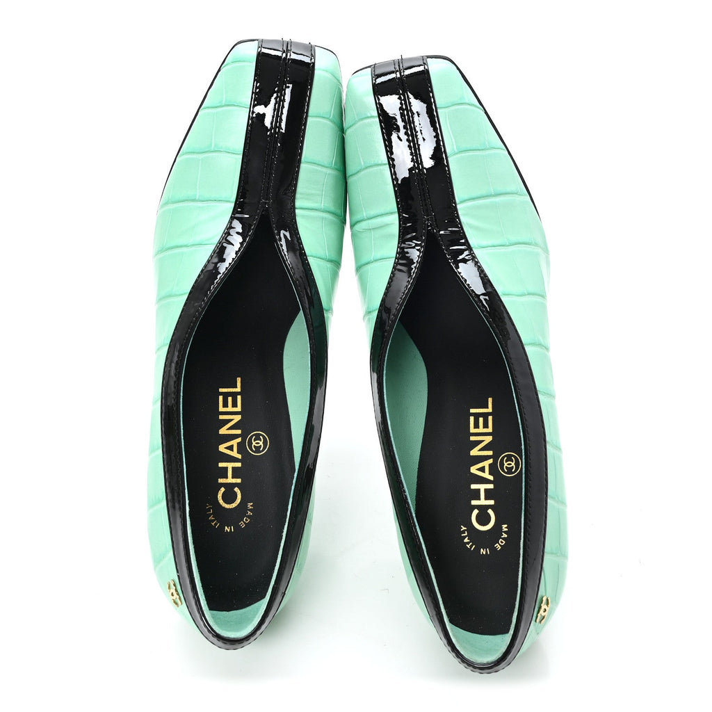 Crocodile Embossed Patent Calfskin Pumps 37 Green Black