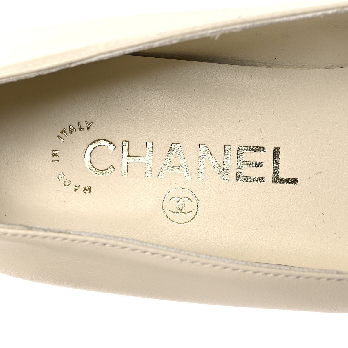 Lambskin Turnlock CC Ballet Flats 36 Ivory Black