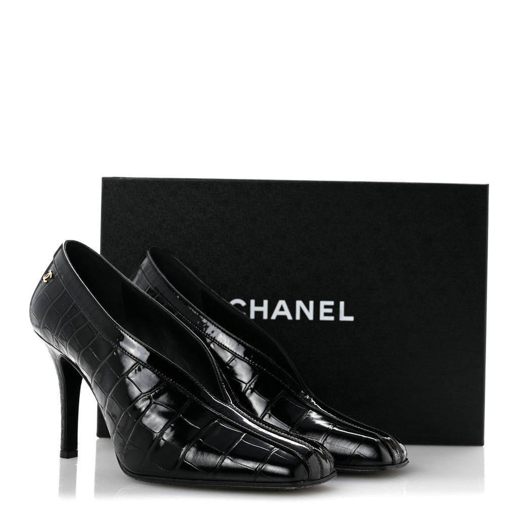 Crocodile Embossed Patent Calfskin Pumps 38 Black