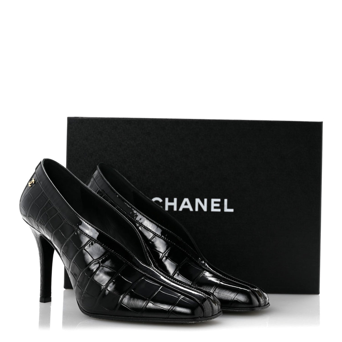 Crocodile Embossed Patent Calfskin Pumps 38 Black